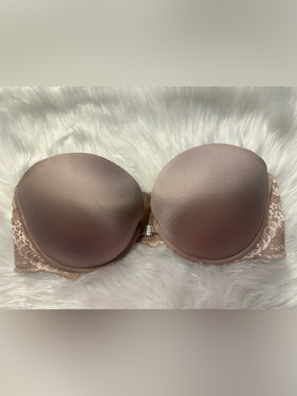 🔥 La SENZA - STRAPLESS PUSH-UP Bra
with Rhinestone Front-Closure Clasp 🔥